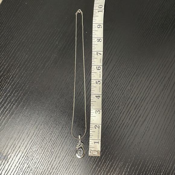 Vintage silver teardrop cameo pendant necklace - Picture 5 of 5